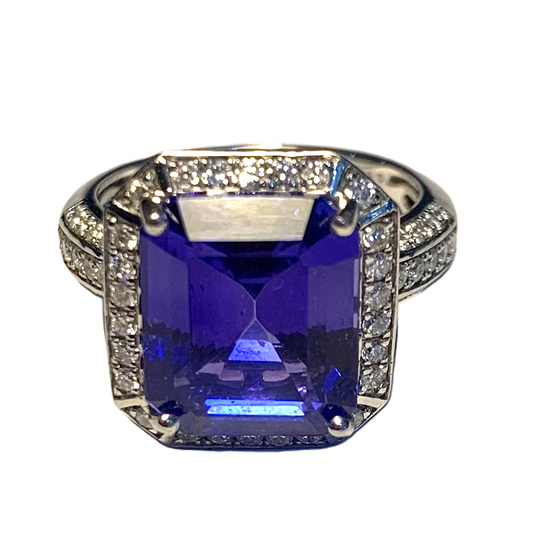 Fabulous AAAA 6.5ct Tanzanite with Diamond Surround on Platinum - Size M