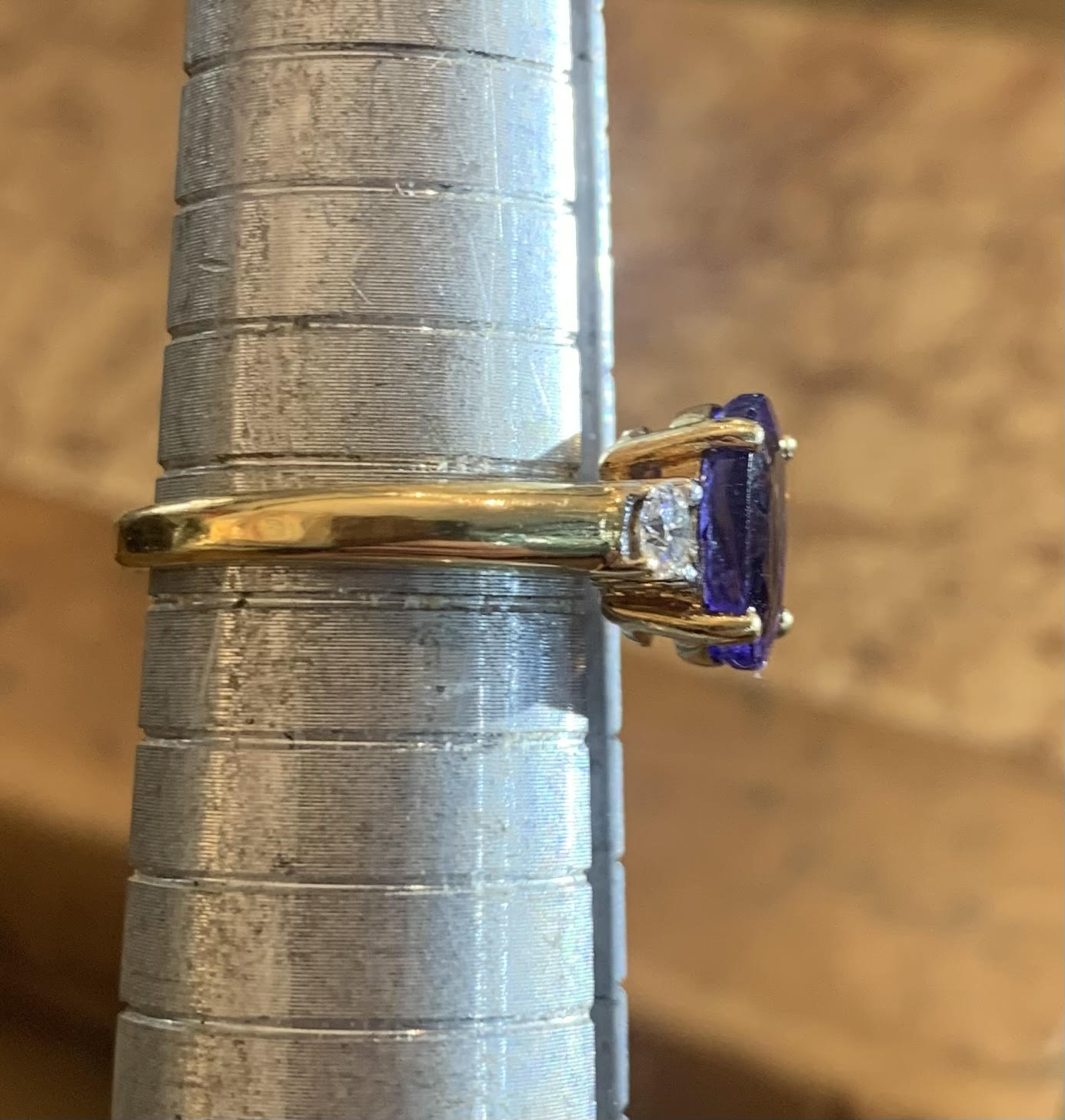 Extremely fine 18ct Gold Diamond and Tanzanite Ring - Size O