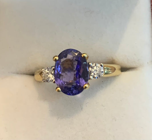 Extremely fine 18ct Gold Diamond and Tanzanite Ring - Size O