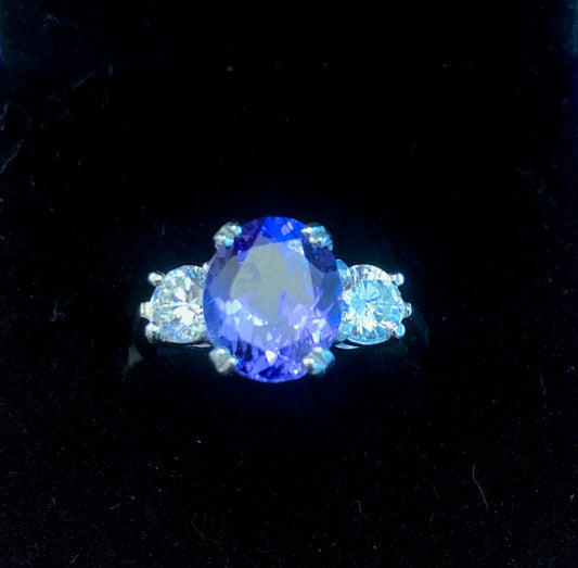 Stunning Tanzanite & Platinum Trilogy Ring - Size M