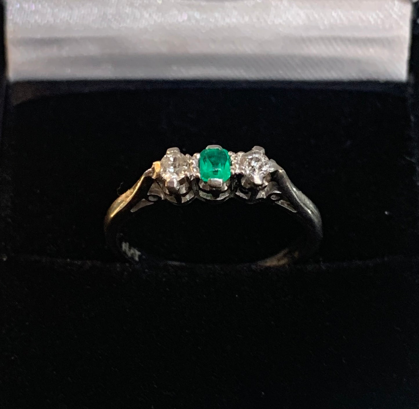 Edwardian Platinum Emerald and Old Cut Diamond Trilogy Ring - Size: M1/2.