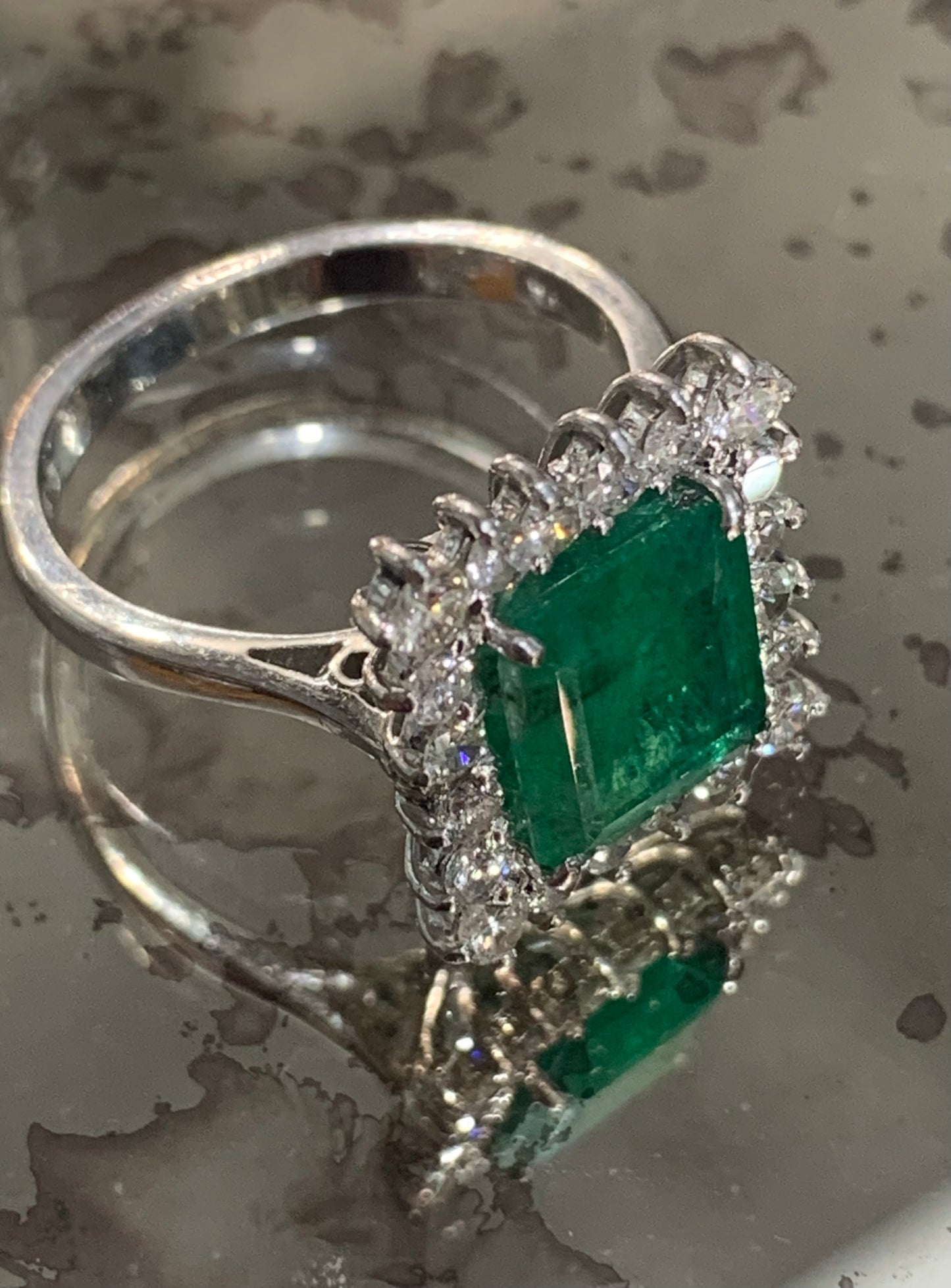 Striking 3ct Natural Emerald & Diamond Large Cluster Ring in 18ct White Gold - Size M