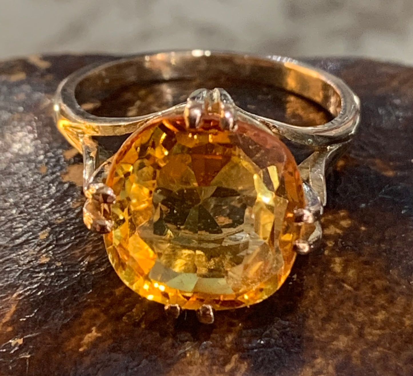 Exceptional Art Deco approx 6ct Orange Sapphire Solitaire 9ct Yellow Gold Ring C1920's-30's - Size K.