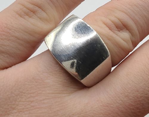 Silver Signet Ring (L1/2)